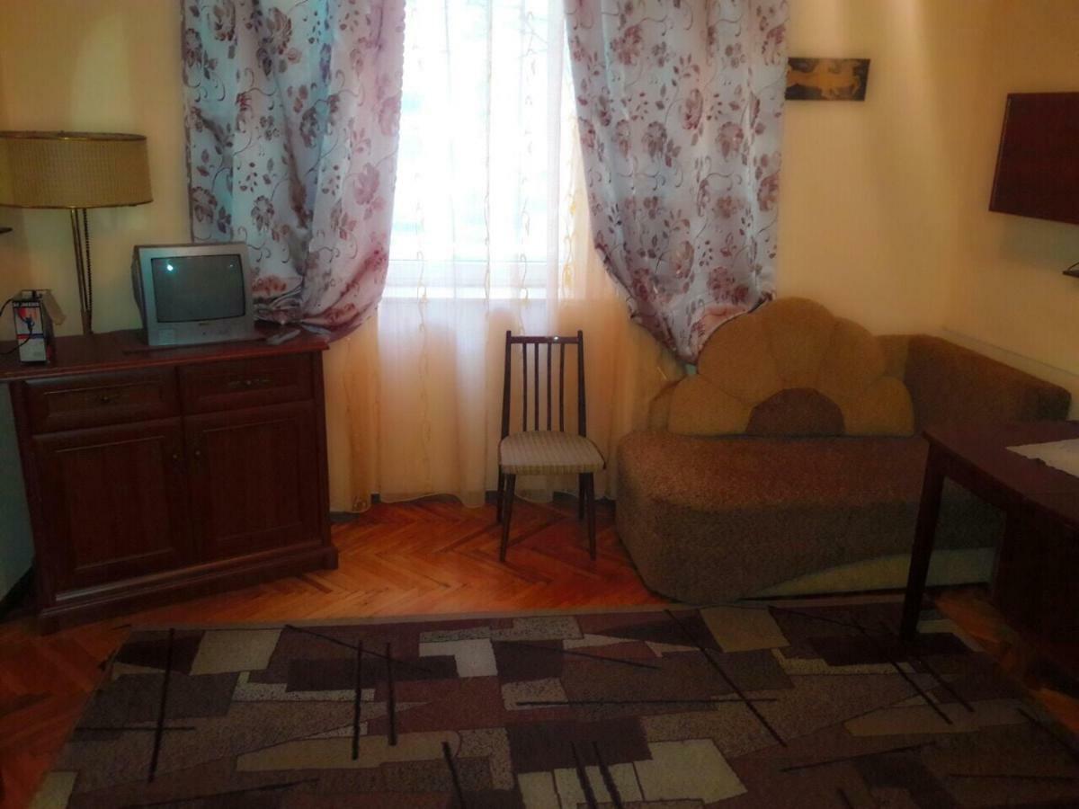 Квартира В Центрі Міста Lviv Extérieur photo